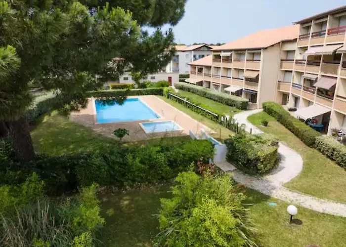 Studio Du Port Avec Terrasse, Parking Privatif, Piscine Dans Residence , Wifi, Menage Compris