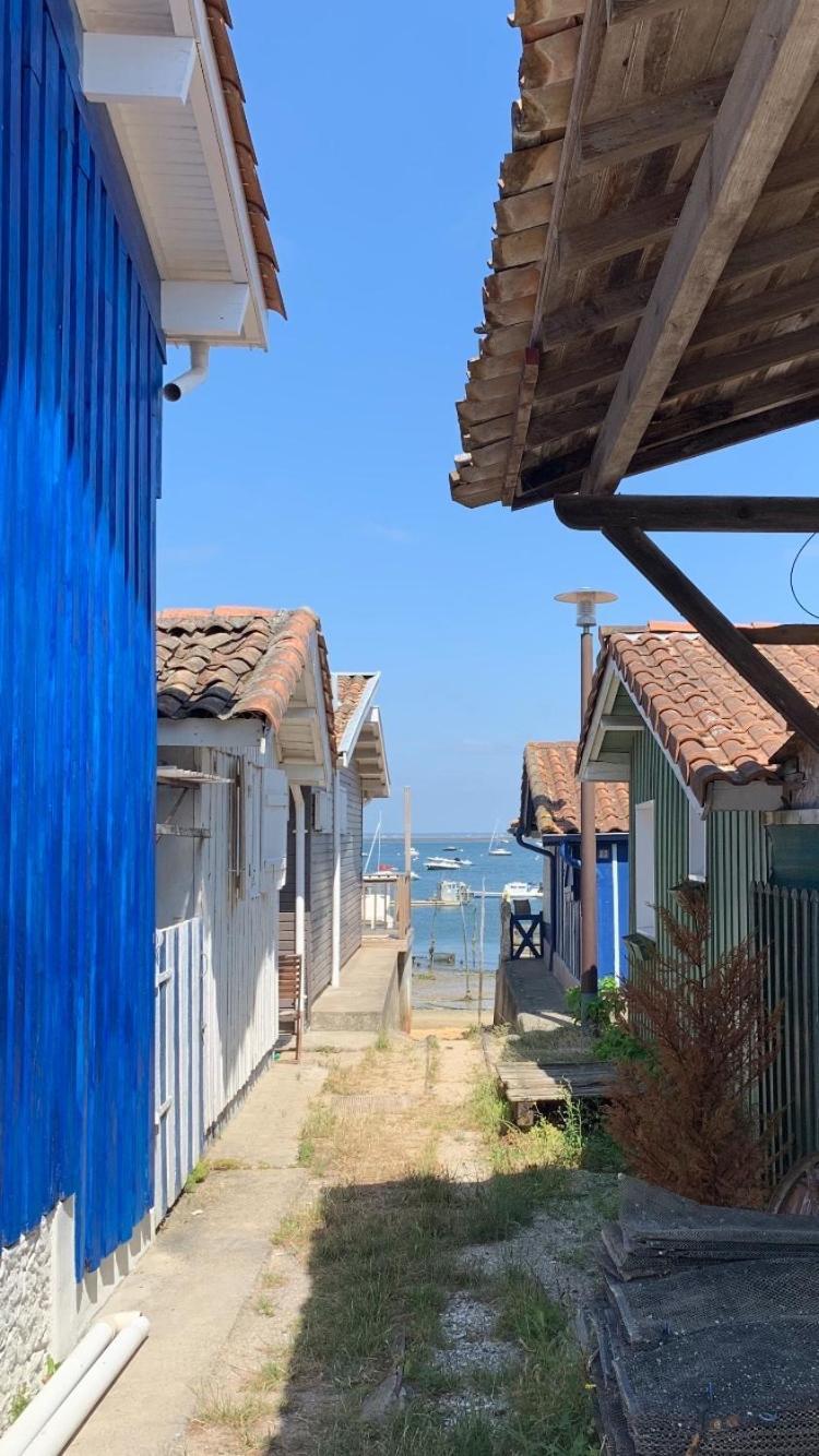 Du Port Avec Terrasse, Parking Privatif, Piscine Dans , Wifi, Menage Compris Apartment