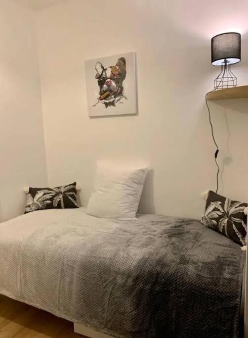Du Port Avec Terrasse, Parking Privatif, Piscine Dans , Wifi, Menage Compris Apartment