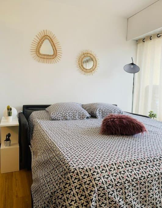 Du Port Avec Terrasse, Parking Privatif, Piscine Dans , Wifi, Menage Compris *
