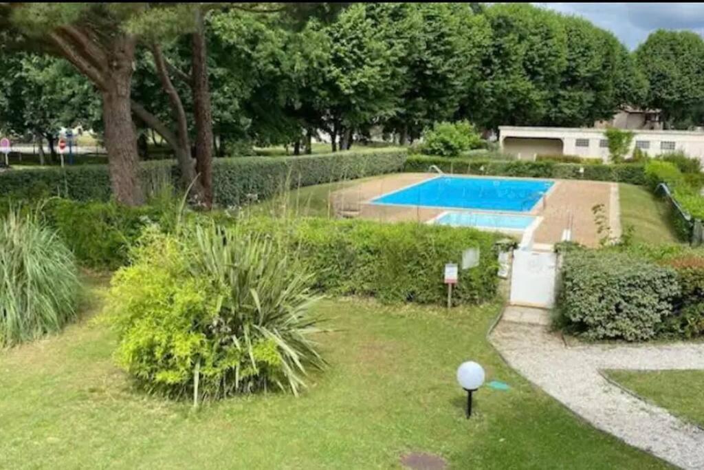 Du Port Avec Terrasse, Parking Privatif, Piscine Dans , Wifi, Menage Compris * Andernos-les-Bains